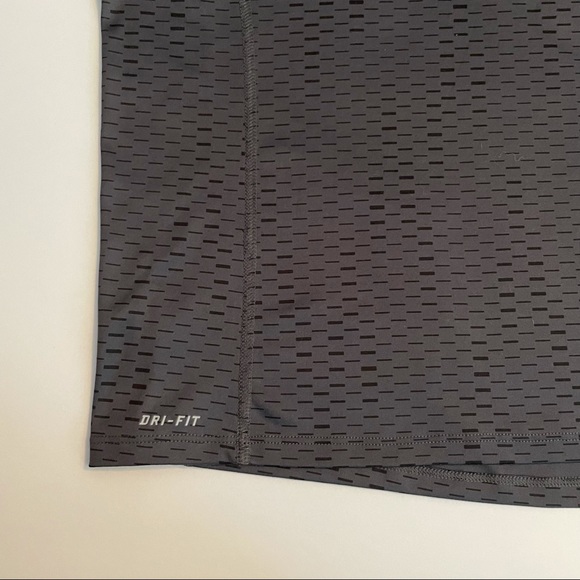 Nike gray woman’s dri-fit tank.  Size Medium. - Picture 6 of 15